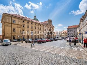 Pronájem kanceláře, Praha - Malá Strana, Malostranské náměstí, 212 m2