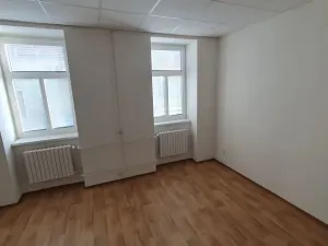 Pronájem obchodního prostoru, Kroměříž, 332 m2