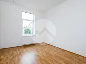 Pronájem bytu 1+kk, Praha - Libeň, Zenklova, 35 m2