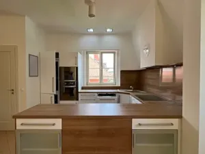 Prodej rodinného domu, Karlovy Vary, Myslbekova, 318 m2