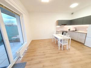 Pronájem bytu 1+kk, Beroun, U Židovského hřbitova, 30 m2