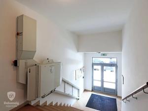 Pronájem bytu 1+kk, Praha - Záběhlice, Velenovského, 29 m2