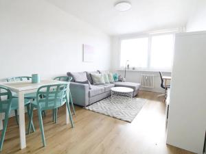 Prodej bytu 2+kk, Praha - Horní Měcholupy, Milánská, 43 m2