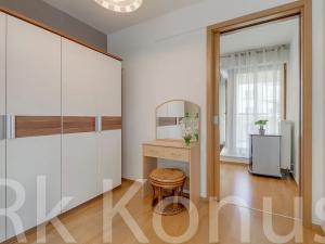 Pronájem bytu 2+kk, Praha - Holešovice, Komunardů, 56 m2