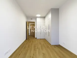 Pronájem bytu 2+kk, Praha - Vysočany, Stejnosměrná, 57 m2