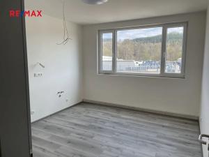 Pronájem výrobních prostor, Husinec, 1400 m2