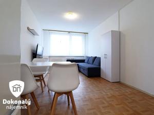 Pronájem bytu 2+kk, Praha - Horní Měcholupy, Milánská, 47 m2