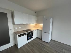 Pronájem bytu 2+kk, Praha - Troja, Mazurská, 50 m2