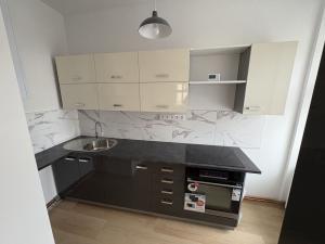 Pronájem bytu 2+kk, Praha - Staré Město, Školní, 60 m2