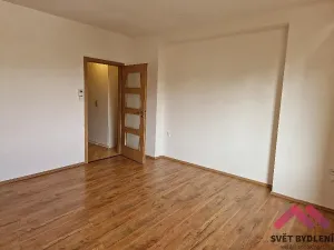 Pronájem bytu 1+kk, Praha - Nusle, Sevřená, 27 m2