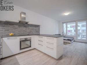 Prodej bytu 2+kk, Praha - Dolní Měcholupy, Kardausova, 54 m2