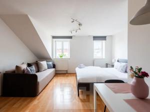 Pronájem bytu 1+kk, Praha - Nové Město, Wenzigova, 32 m2