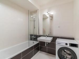 Pronájem bytu 2+kk, Praha - Dolní Měcholupy, Kardausova, 51 m2