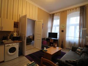 Pronájem bytu 2+kk, Karlovy Vary, Zámecký vrch, 42 m2