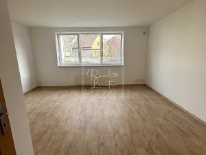 Pronájem bytu 1+kk, Praha - Prosek, Na vyhlídce, 37 m2