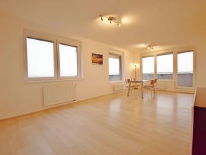 Pronájem bytu 4+kk, Praha - Štěrboholy, Kryšpínova, 105 m2