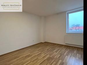 Pronájem bytu 2+kk, Holice, náměstí T. G. Masaryka, 52 m2