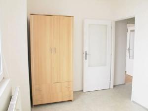 Pronájem bytu 2+kk, Praha - Troja, Olštýnská, 37 m2