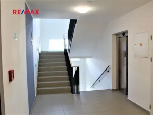 Pronájem bytu 4+kk, Praha - Uhříněves, Oty Bubeníčka, 92 m2