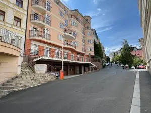 Prodej bytu 3+kk, Karlovy Vary, Zámecký vrch, 109 m2