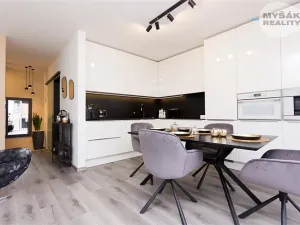 Prodej bytu 1+kk, Hostivice, Ovesná, 36 m2