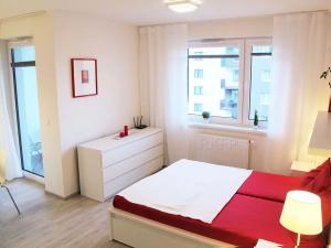 Pronájem bytu 1+kk, Praha - Vysočany, Strnadových, 31 m2