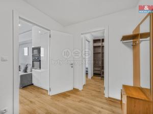 Pronájem bytu 2+kk, Praha - Modřany, Mladenovova, 48 m2