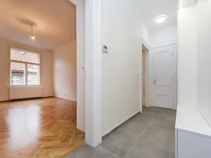 Pronájem bytu 2+kk, Praha - Vršovice, Na spojce, 55 m2