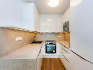 Pronájem bytu 2+kk, Praha - Horní Měcholupy, Neapolská, 43 m2