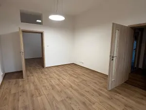 Pronájem bytu 2+kk, Chomutov, Ruská, 60 m2