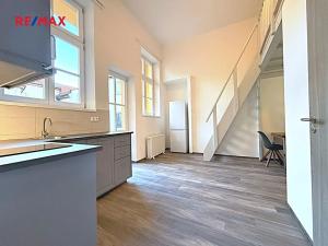 Pronájem bytu 2+kk, Chrudim, Resselovo náměstí, 49 m2