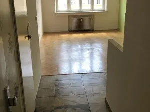 Pronájem bytu 1+kk, Praha - Břevnov, Bělohorská, 31 m2