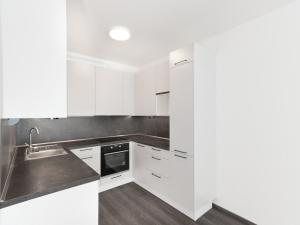 Pronájem bytu 2+kk, Praha - Prosek, Čakovická, 56 m2