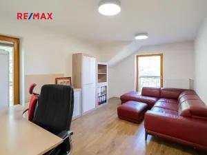 Prodej výrobních prostor, Slaný, 790 m2