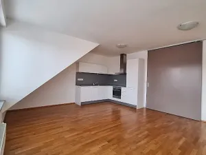 Pronájem bytu 2+kk, Praha - Smíchov, Fráni Šrámka, 50 m2