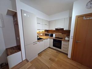 Prodej bytu 2+kk, Praha - Lochkov, U sladovny, 44 m2