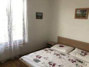 Pronájem bytu 2+kk, Praha - Hloubětín, Nepelova, 54 m2