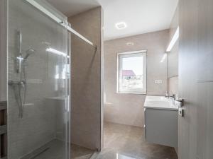 Prodej rodinného domu, Tmaň, K Vodojemu, 261 m2