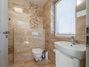 Prodej rodinného domu, Tmaň, K Vodojemu, 261 m2