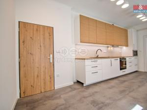 Pronájem bytu 3+1, Valašské Meziříčí, Náměstí, 90 m2