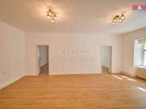Pronájem bytu 3+1, Valašské Meziříčí, Náměstí, 90 m2