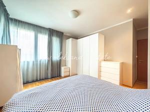 Pronájem bytu 4+kk, Praha - Vinohrady, Korunní, 105 m2