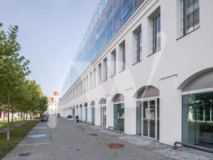 Pronájem kanceláře, Praha - Karlín, Křižíkova, 451 m2