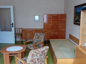 Pronájem bytu 1+1, Plzeň, Manětínská, 40 m2