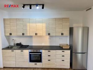Pronájem bytu 2+kk, Praha - Modřany, Komořanská, 54 m2