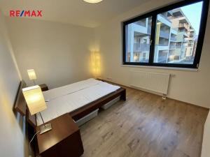 Pronájem bytu 2+kk, Praha - Modřany, Komořanská, 54 m2