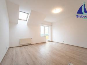Pronájem bytu 1+kk, Praha - Horní Měcholupy, Padovská, 38 m2
