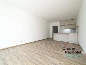 Pronájem bytu 1+kk, Zlín, Kvítková, 33 m2