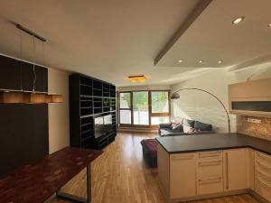 Pronájem bytu 3+kk, Praha - Hrdlořezy, Hrdlořezská, 74 m2