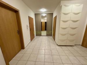Pronájem bytu 3+kk, Praha - Hrdlořezy, Hrdlořezská, 74 m2